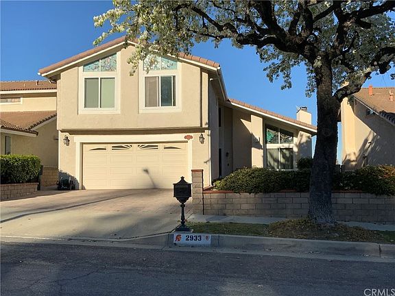 2nd image of 2933 Briarwood Dr