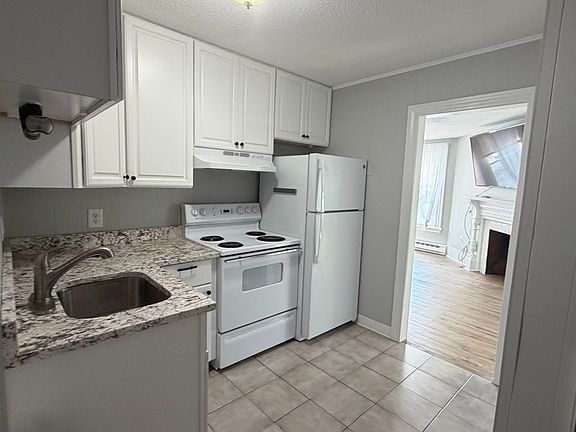 2nd image of 452 Main St #4