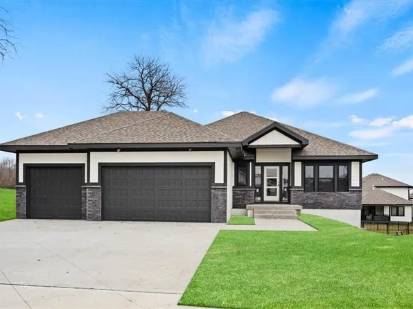 3222 SW Enoch St, Lees Summit, MO 64082