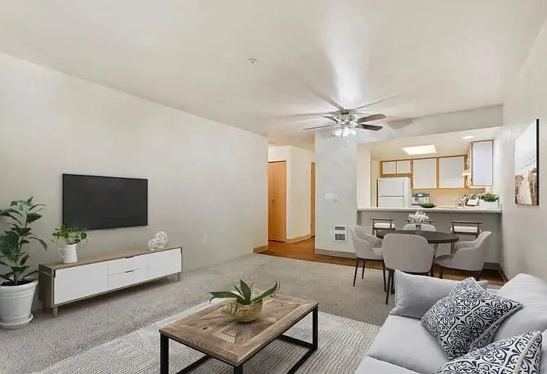 Brentwood Apartments — Photo 1