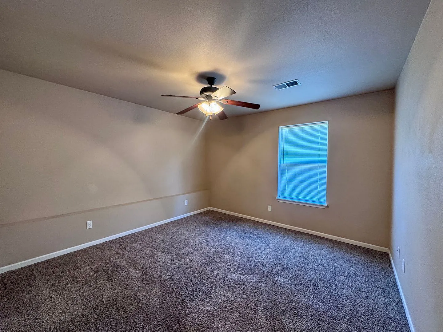 6296-MF2-E1 — Photo 2