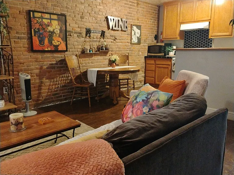 22 W Main St #STUDIO — Photo 13