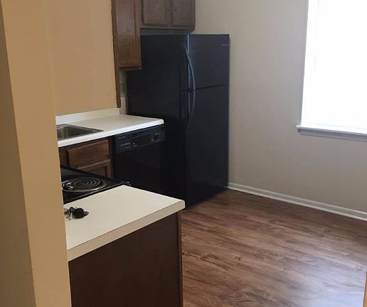 4th image of 1734 Oshea St #B