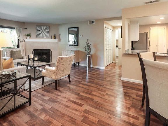 3rd image of 1652 Braddock Ct