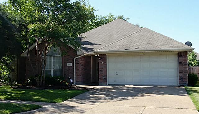1st image of 215 Kensington Ct