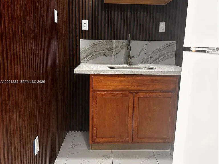 4510 SW 38th St #3 — Photo 5