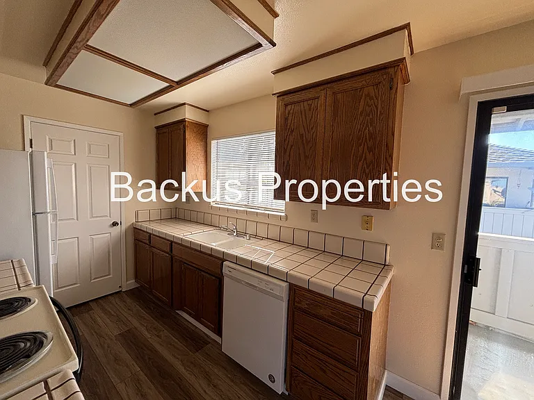 1054 Padre Dr #4 — Photo 9