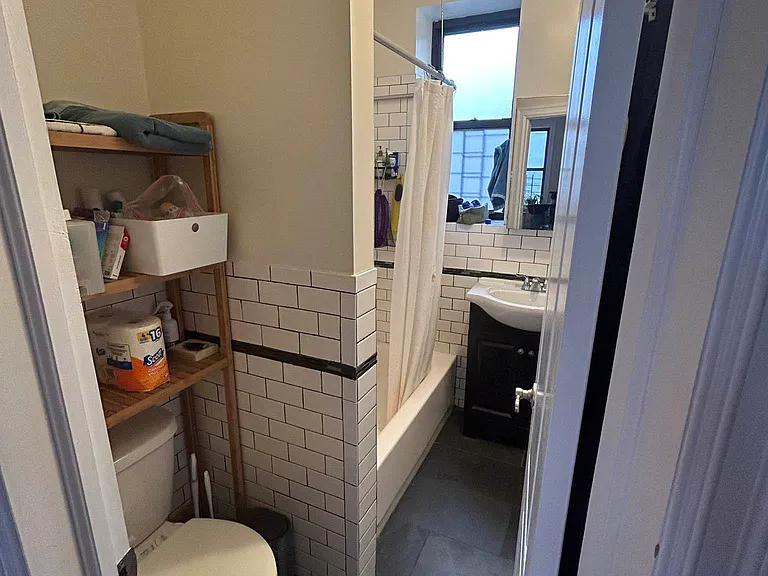 38 Saint Pauls Pl #H — Photo 8