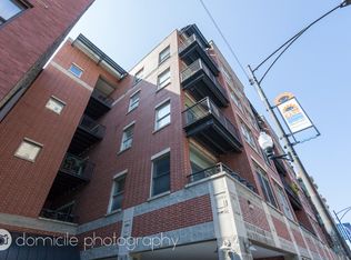 3260 N Clark St APT 207, Chicago, IL 60657