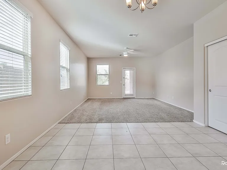 29100 N Star Sapphire Ln — Photo 3