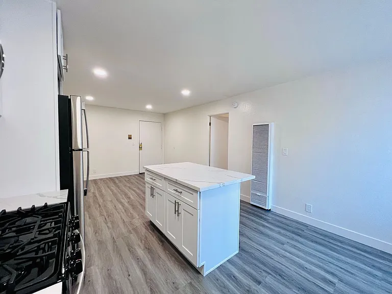 MC 6861 Sepulveda Properties, LLC — Photo 31