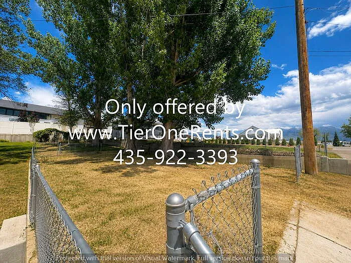 294 W 1200th St N — Photo 18