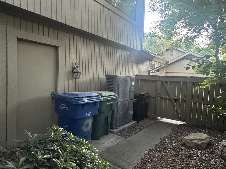 1915 Discovery Village Ln — Photo 7