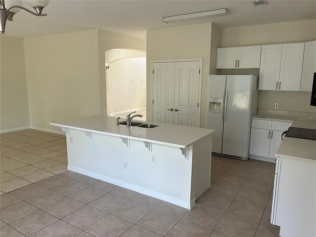 4 bed, 3.0 bath, 3114 sqft, $2,750 — Photo 4