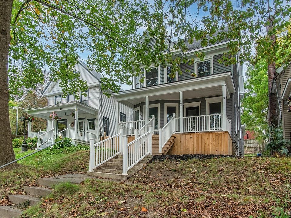 1st image of 208 E 9th St