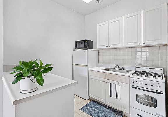 2nd image of 264 E 10th St APT 7