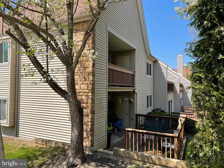 245 Carriage Ct #245 — Photo 39
