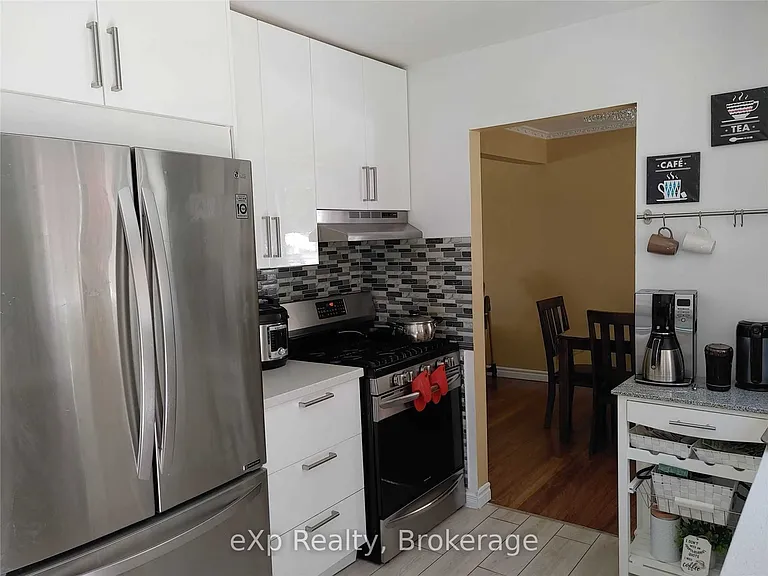 96 Larch St #UPPER — Photo 14