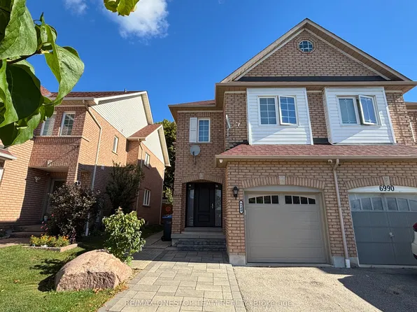 6988 Tassel Cres, Mississauga, ON L5W 1G7
