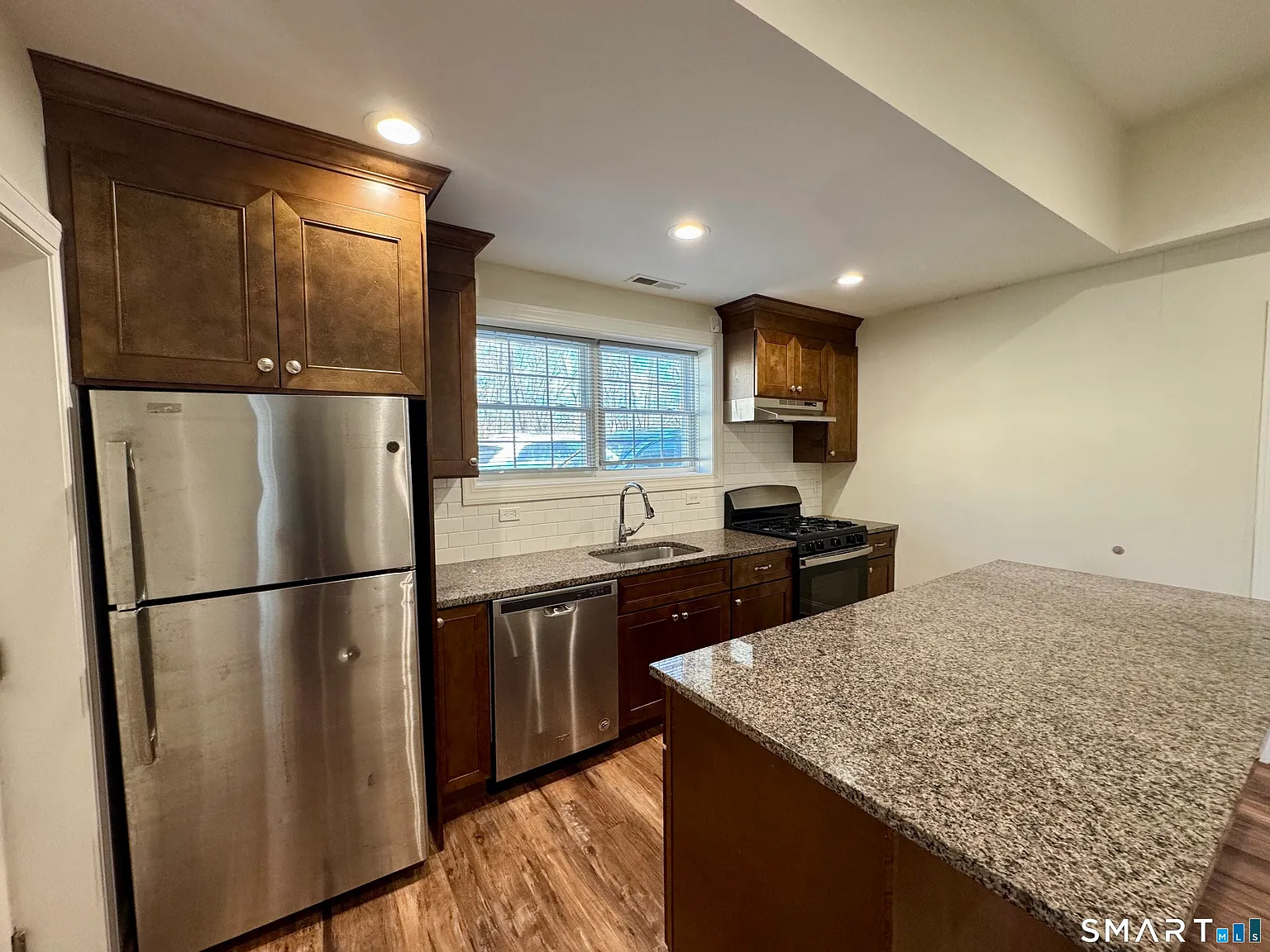 1 bed, 1.0 bath, 600 sqft, $1,600 — Photo 3