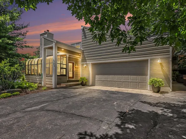 9364 Whispering Sands Dr, West Olive, MI 49460