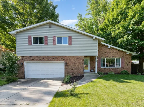 521 Dunewood Dr, Chesterton, IN 46304