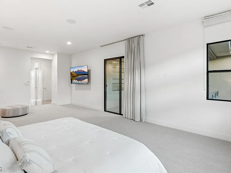 75 Pristine Glen St — Photo 26