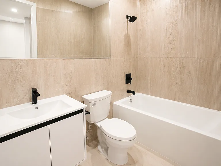 12 Spencer Ct #1R — Photo 6