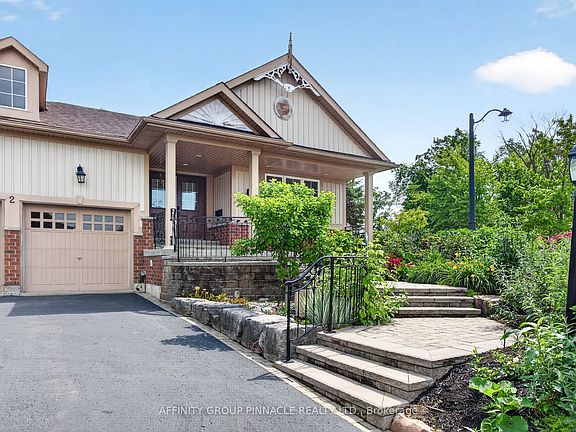 4th image of 2 Fallingbrook Cres