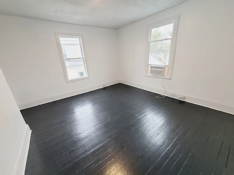 1114 Bedford Ave — Photo 11