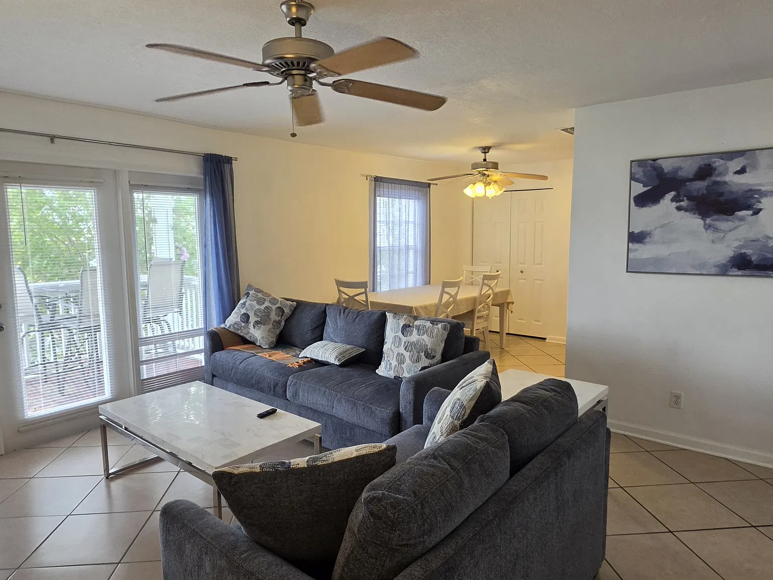 2 bed, 825 sqft, $2,400 — Photo 4
