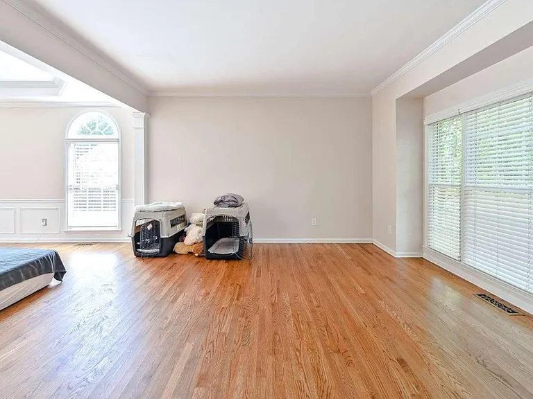 345 Eastcote Dr — Photo 20