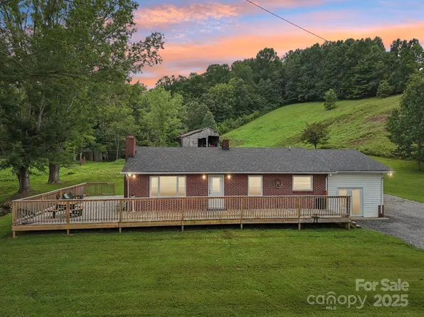 514 Mine Branch Rd, Burnsville, NC 28714