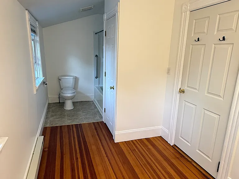 Warwick Neck Ave — Photo 8