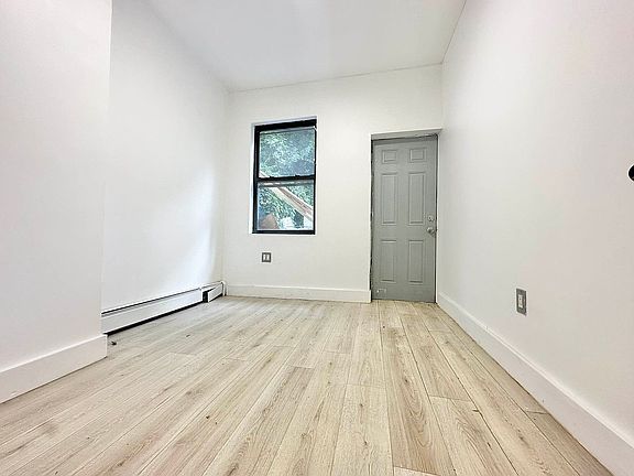 3rd image of 221 Rockaway Ave Floor 1