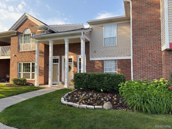 16817 Carriage Way, Northville, MI 48168