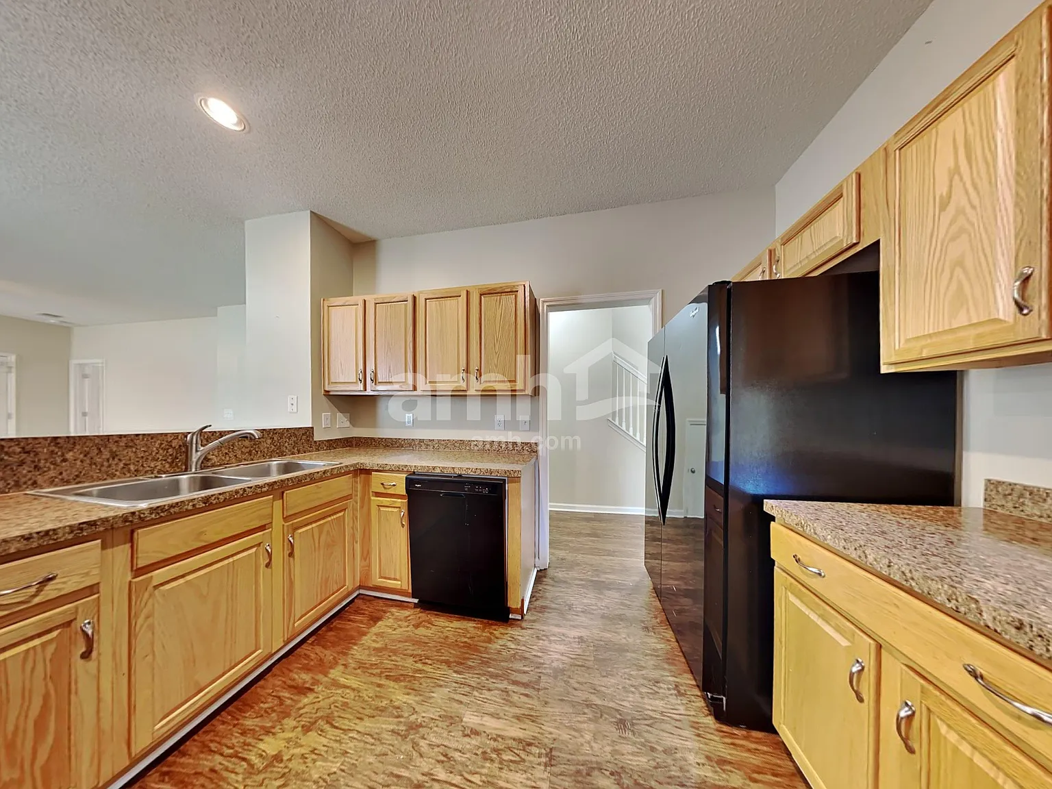 3 bed, 2.5 bath, 1843 sqft, $2,420 — Photo 4