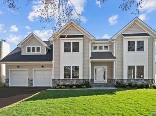 94 Owen Pl, Paramus, NJ 07652