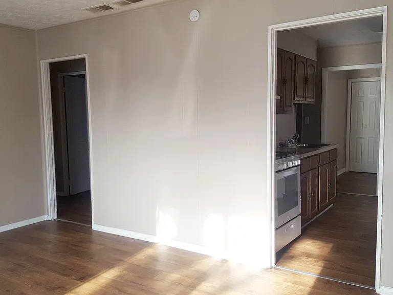 2158 Ulen Ln — Photo 2