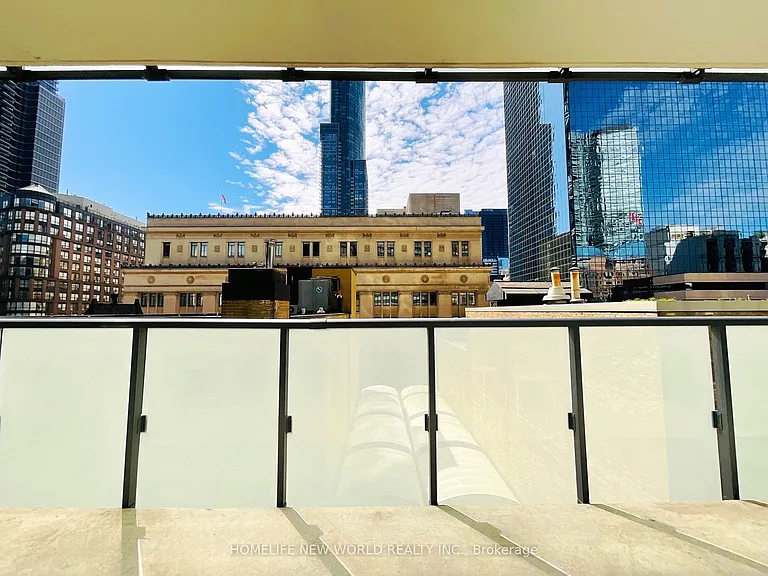15 Grenville St #511 — Photo 15