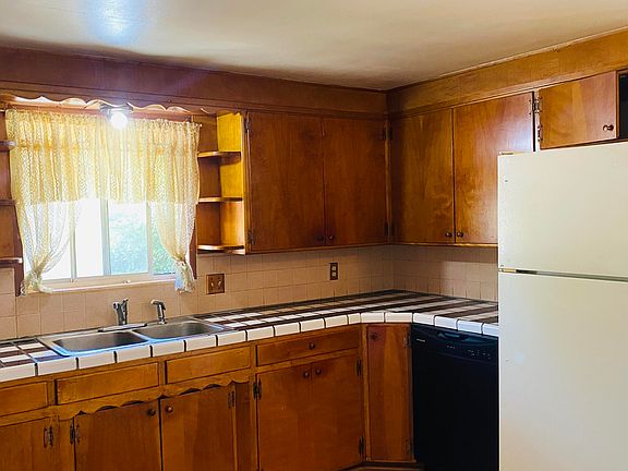 4th image of 215 Fleischmann Way
