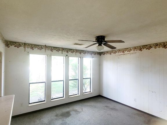 4th image of 167 Vanderview Dr