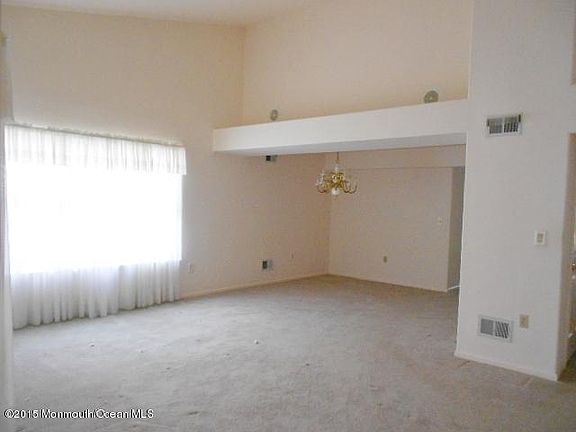 4th image of 894 Stratford Court #B