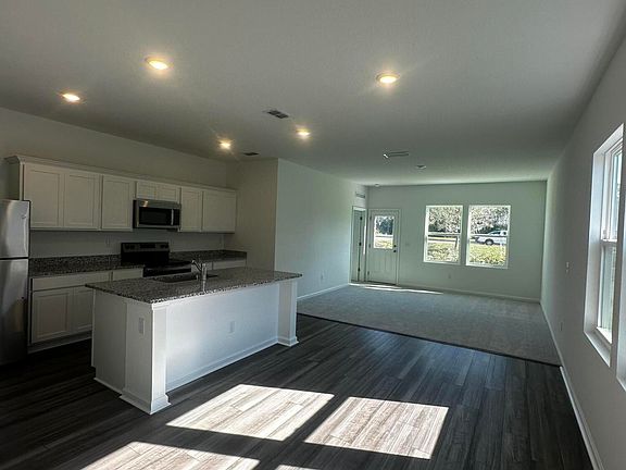 4th image of 32 ORIOLE Road