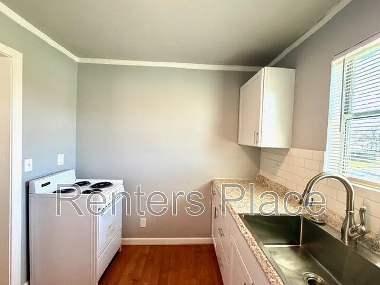 2915 E Easton St #A — Photo 12