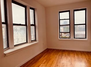 30-96 12th St #6, Astoria, NY 11102