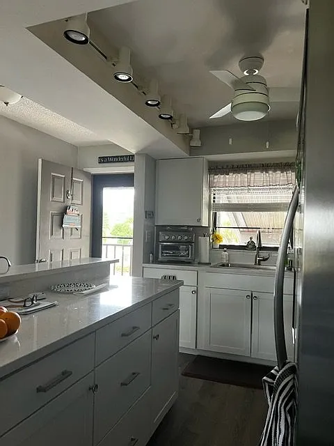 2 bed, 860 sqft, $1,600 — Photo 4