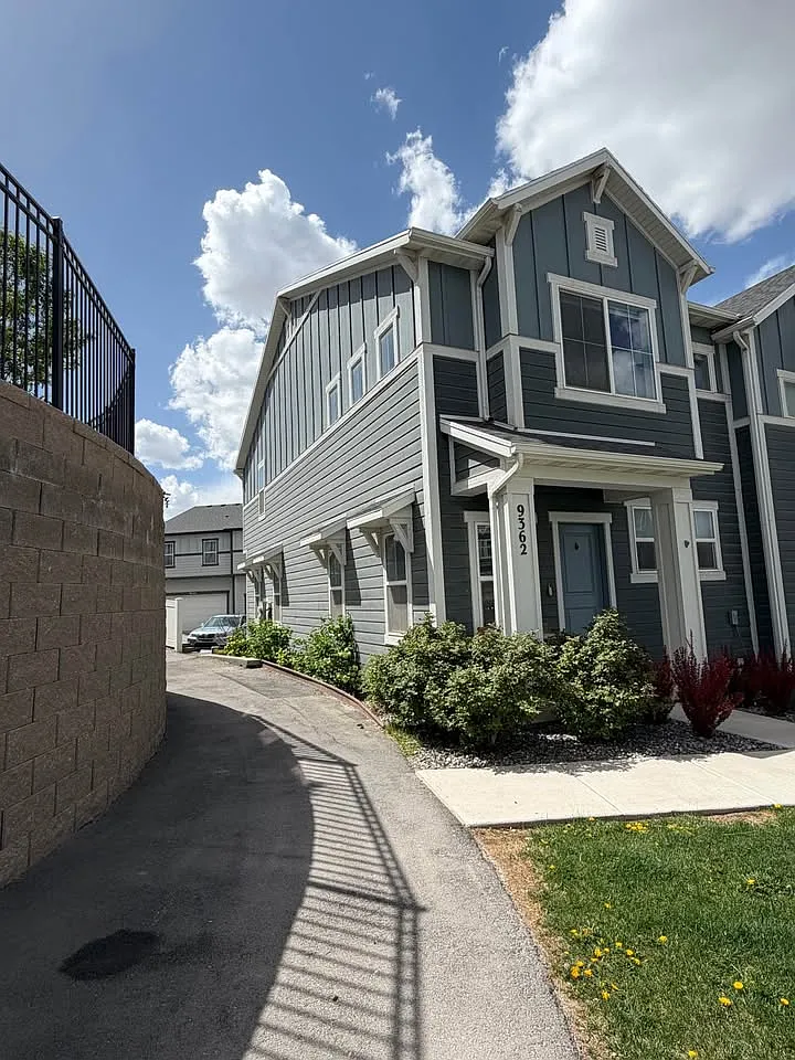 Building Photo - 9362 N Crowley Way