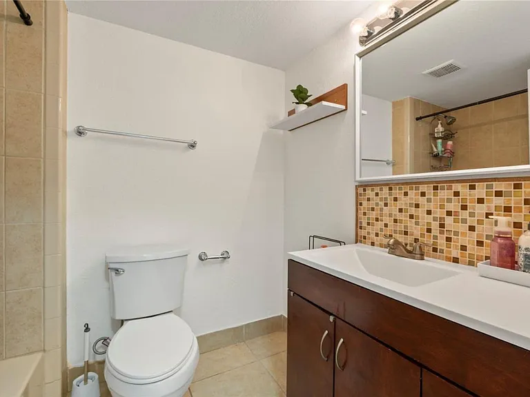 4650 NW 79th Ave #2H — Photo 10