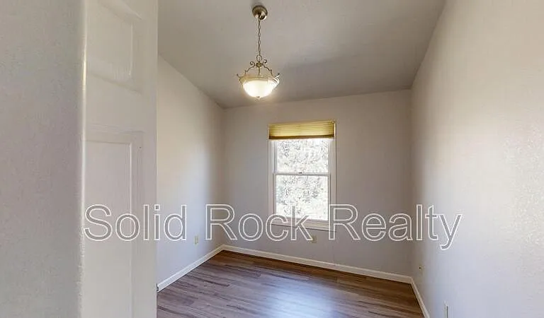 6945 Yellowpine Dr — Photo 9